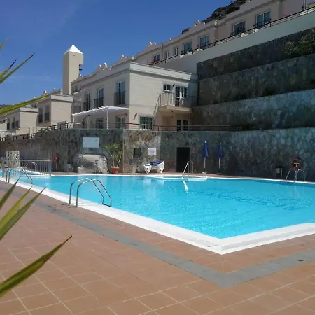 Modern House With Large Chill Out Terrace And Jacuzzi *