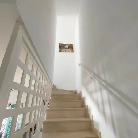 Modern House With Large Chill Out Terrace And Jacuzzi Apartment *