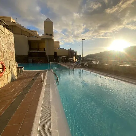 Modern House With Large Chill Out Terrace And Jacuzzi Apartment *