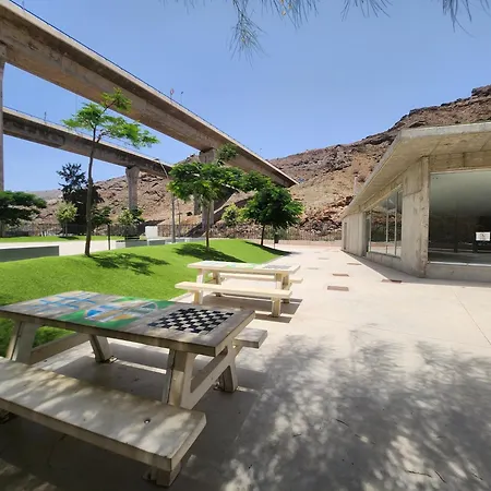 Modern House With Large Chill Out Terrace And Jacuzzi Apartamento