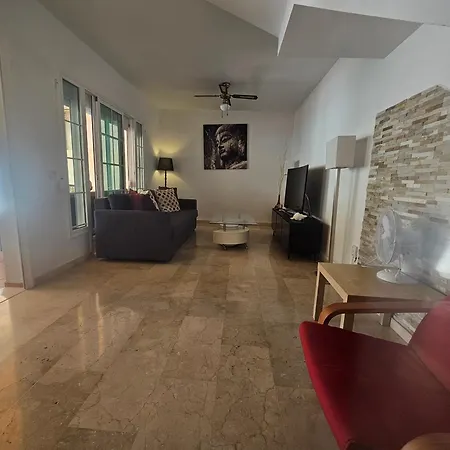 Modern House With Large Chill Out Terrace And Jacuzzi *