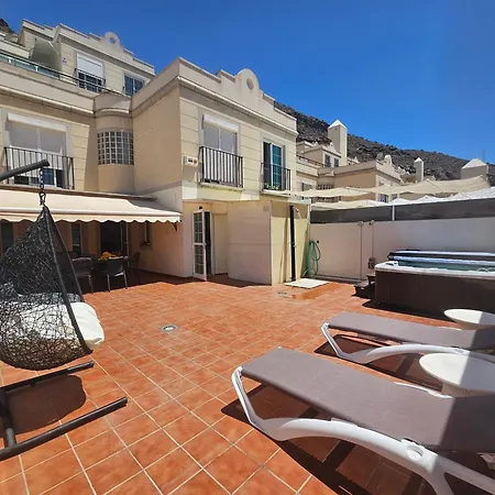 Modern House With Large Chill Out Terrace And Jacuzzi *